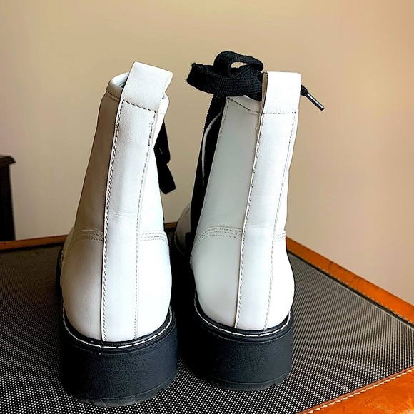 Platform boots|  black laces| Madden girl - Picture 5 of 7